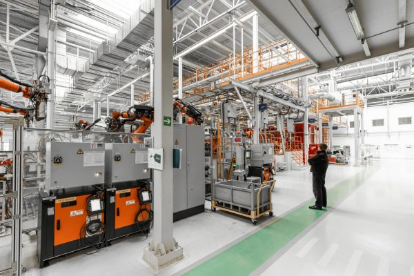 photo-of-automobile-production-line-welding-car-body-modern-car-assembly-plant-auto-industry-interior-of-a-hightech-factory-modern-production (1)